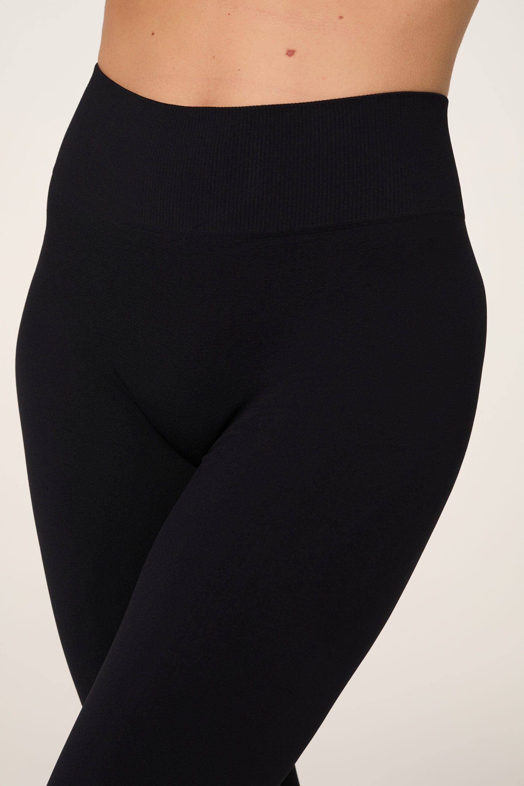 lores-legginsy-venus-90den-nero-3