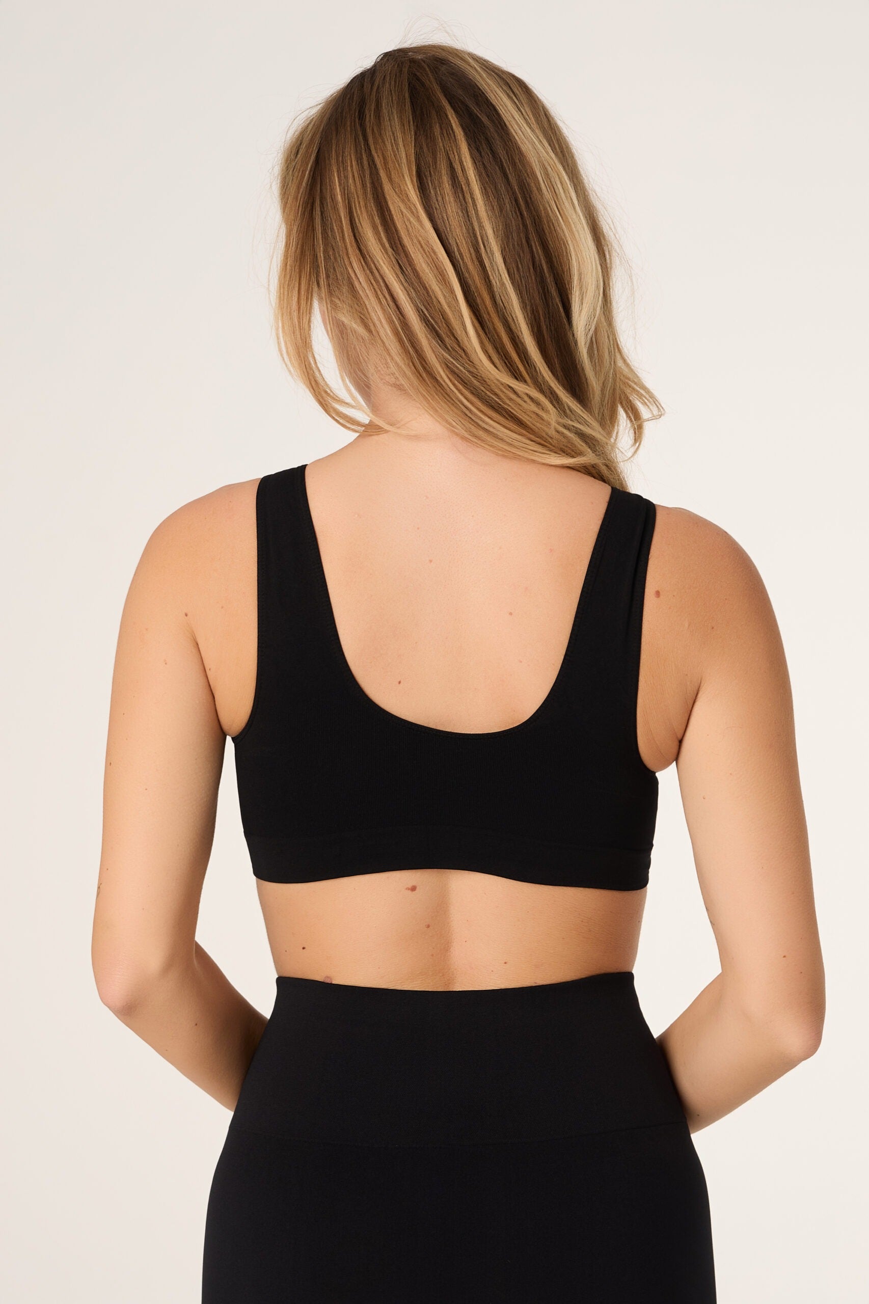 lores-produkt-top-spalla-larga-nero-2
