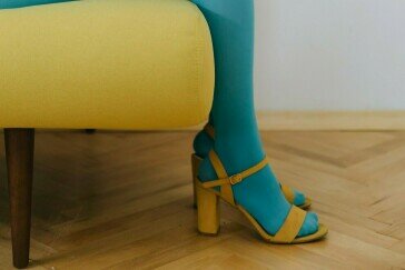 Rajstopy do sandałów – jak je nosić?