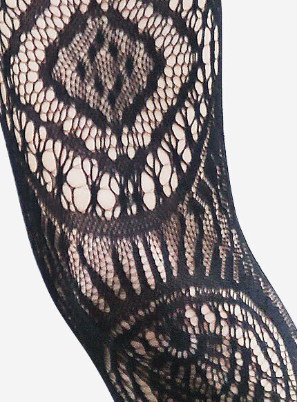 Czarne rajstopy ze wzorem haftu