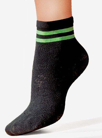 Czarne damskie skarpetki z zielonymi paskami
