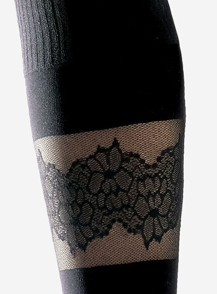 Czarne podkolanówki z koronkowym wzorem