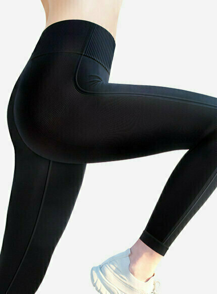 Oryginalne legginsy z przetłoczeniami i szerokim pasem - Lores